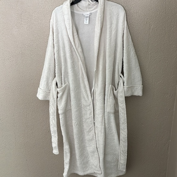 Women’s Natori Plush Soft Robe, Medium, White - Picture 3 of 6
